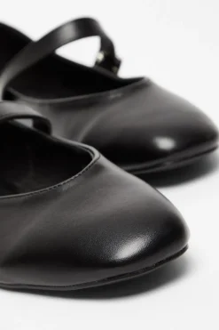 Quiz Black Faux Leather Buckle Pumps Online