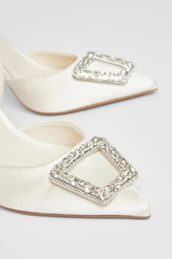 Quiz Bridal Brooch Court Heels White
