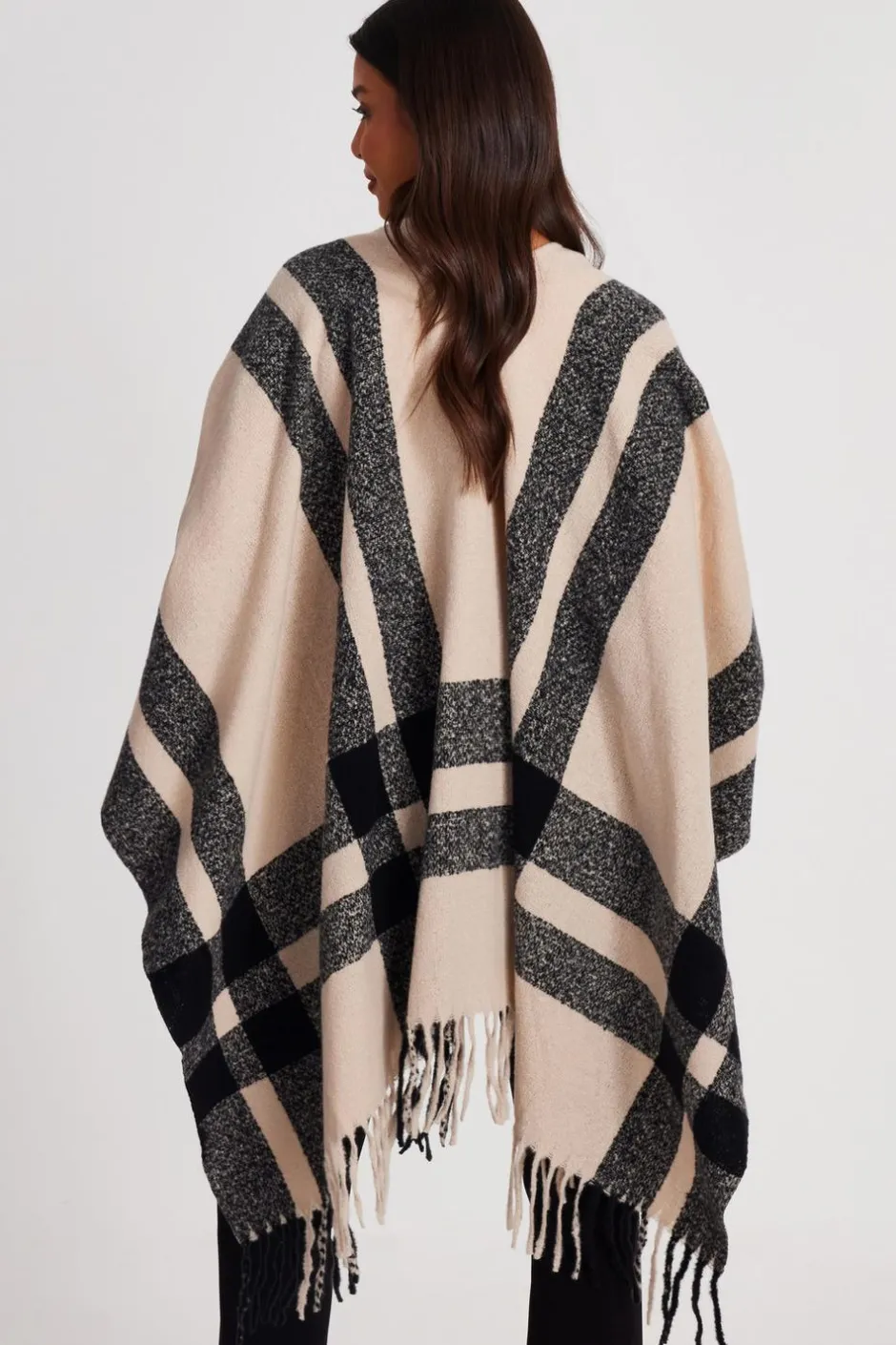 Quiz Check Print Tassel Cape Cream