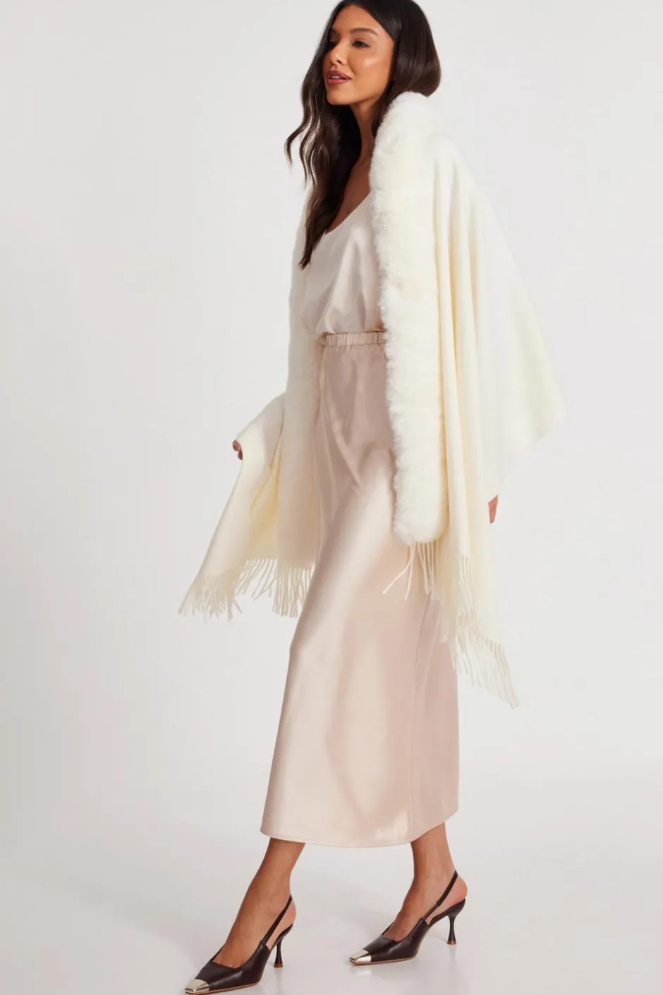 Quiz Faux Fur Trim Cape Cream Hot