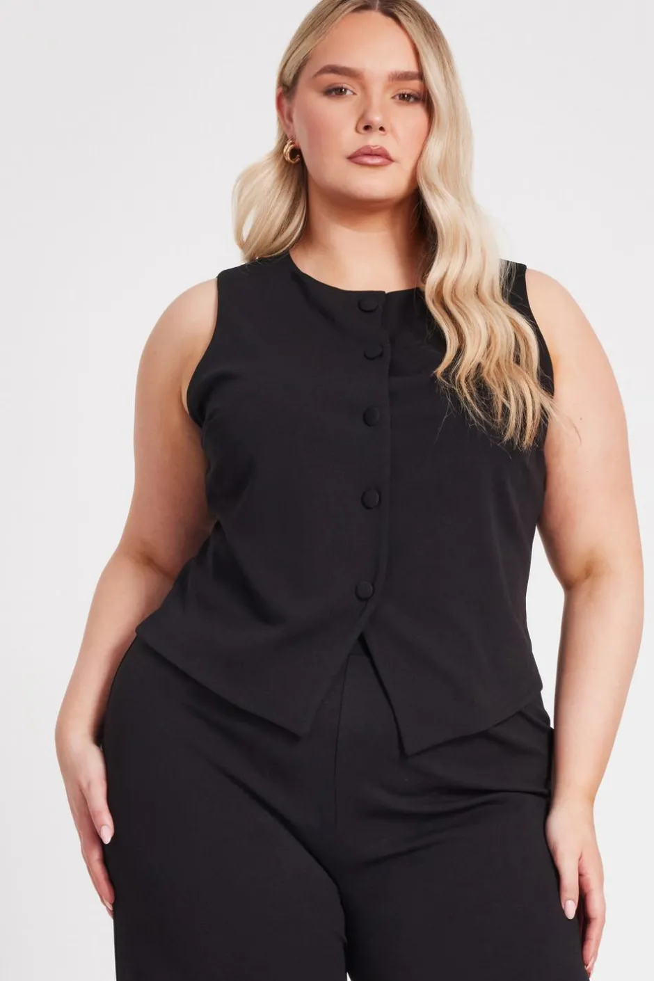 Quiz Curve Black Waistcoat Online