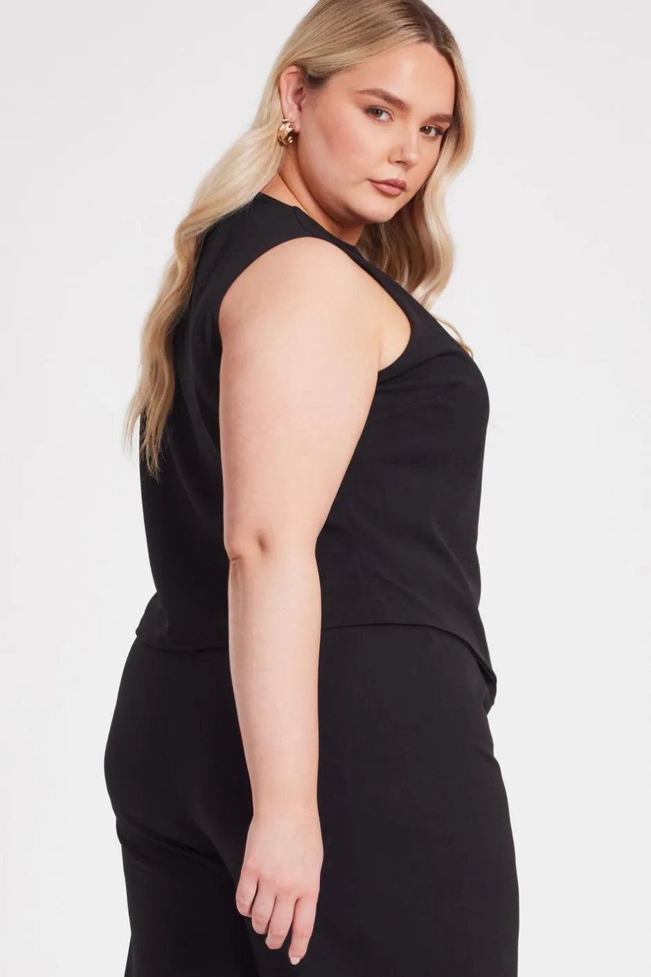 Quiz Curve Black Waistcoat Online