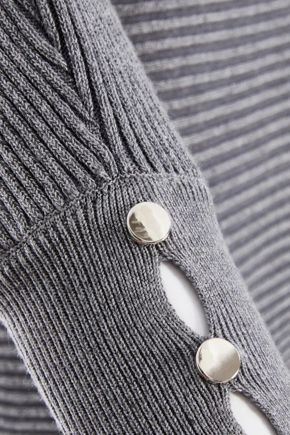 Quiz Light Knit Buttoned Jumper Grey New