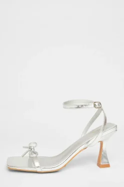 Quiz Bow Detail Heels Silver Hot