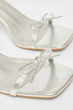 Quiz Bow Detail Heels Silver Hot
