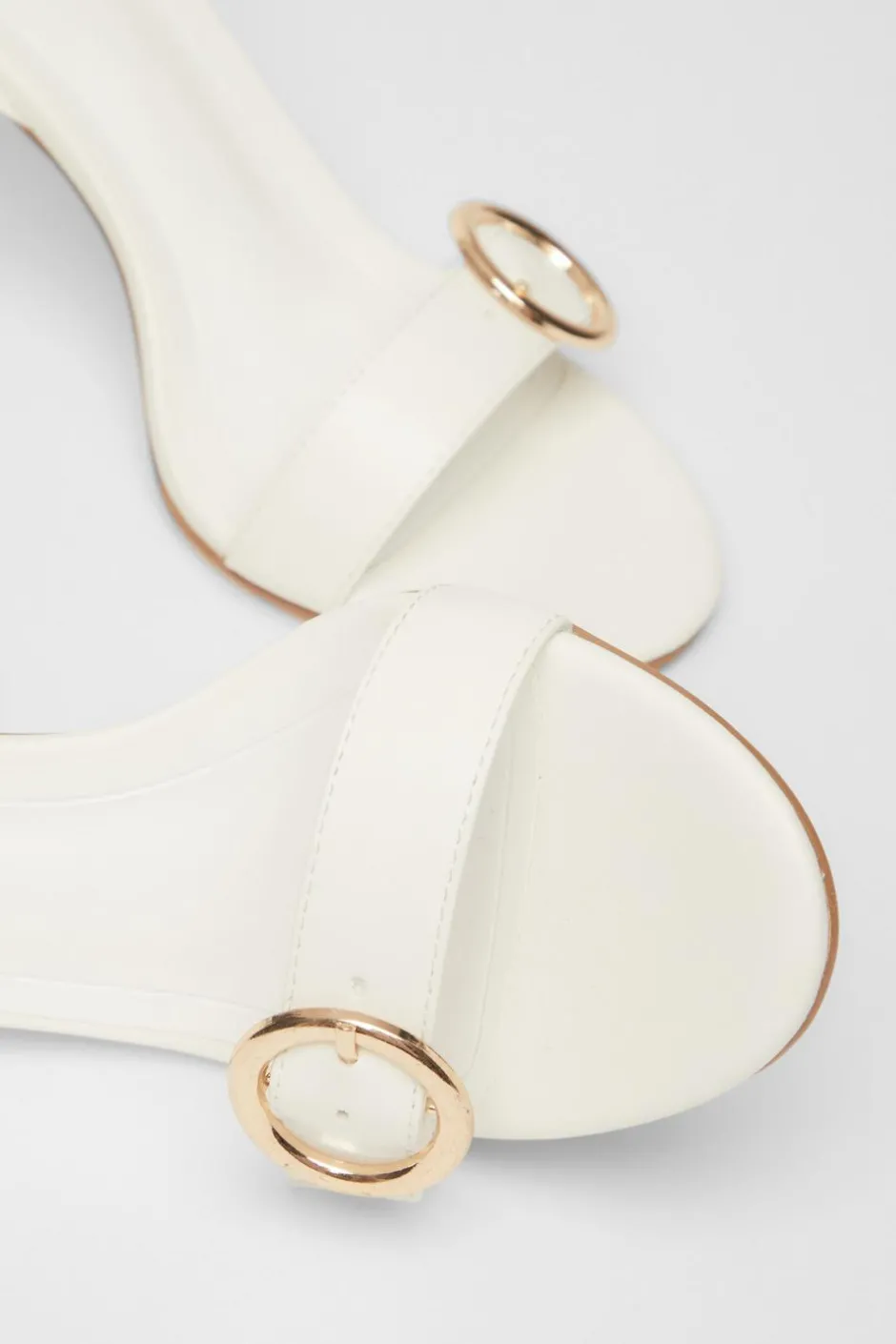 Quiz Buckle Front Heels White Best