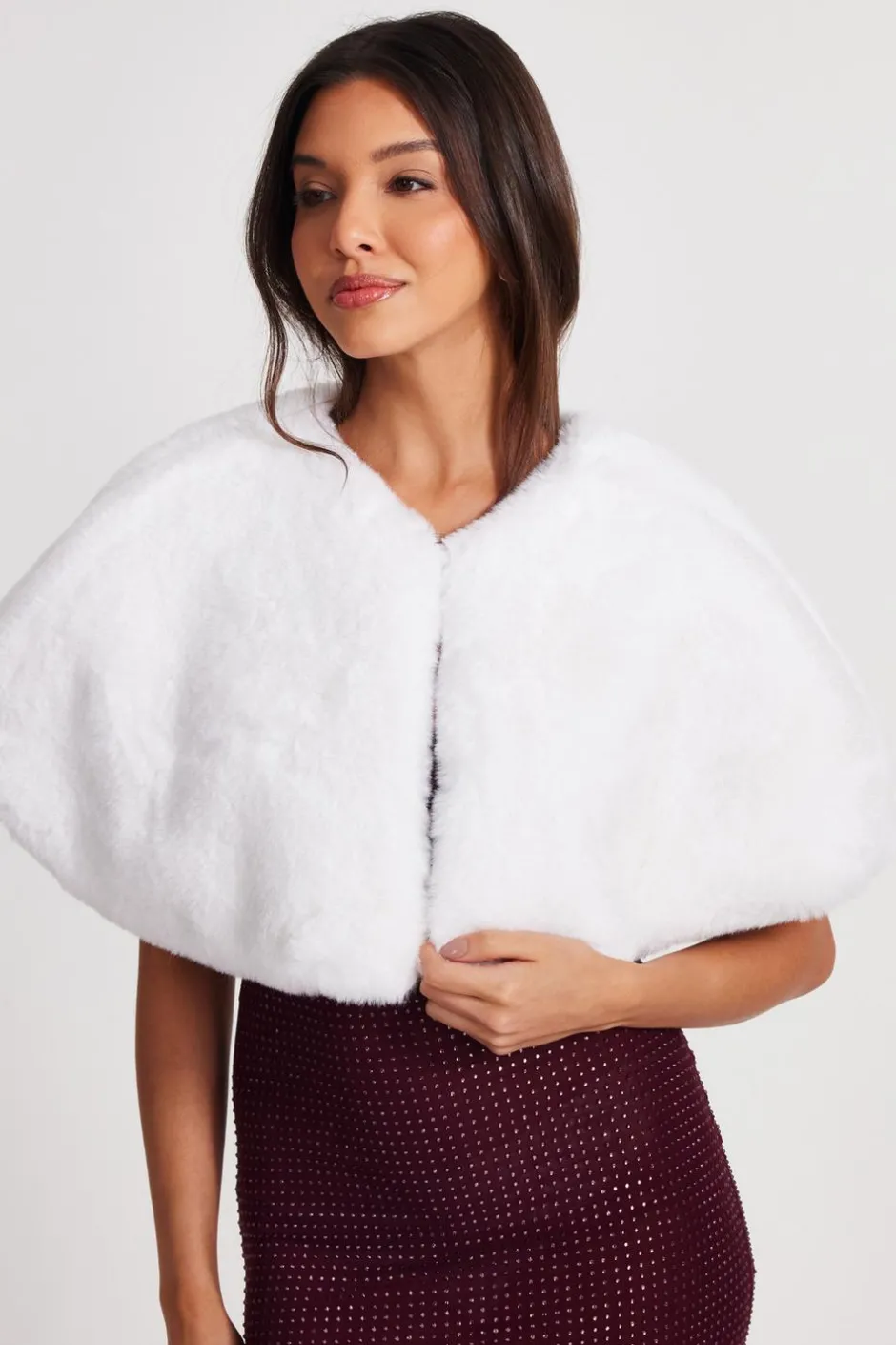 Quiz Faux Fur Wrap White Online