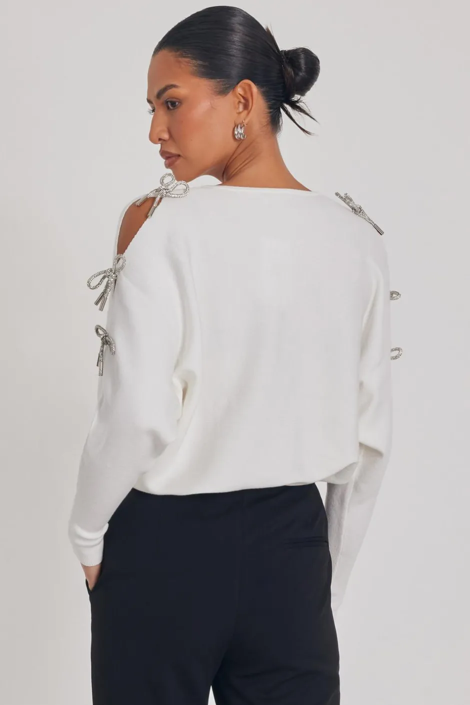 Quiz White Knitted Diamante Bow Jumper Hot