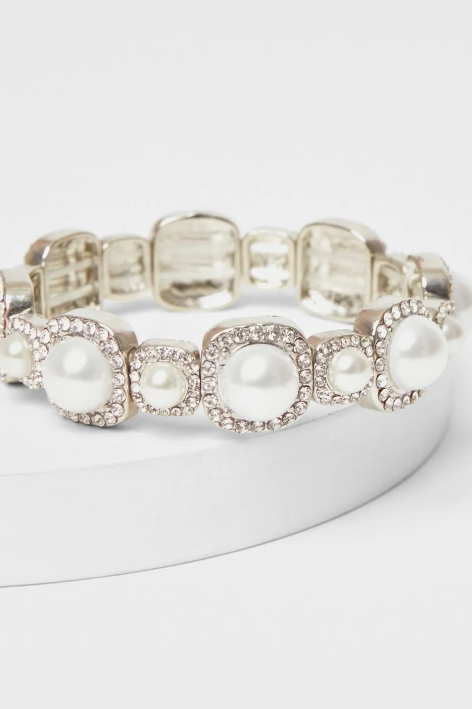 Quiz Pearl Stretch Bracelet White Online