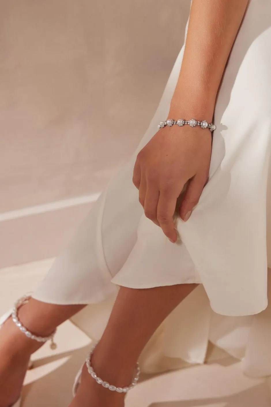Quiz White Pearl Toggle Bracelet Discount