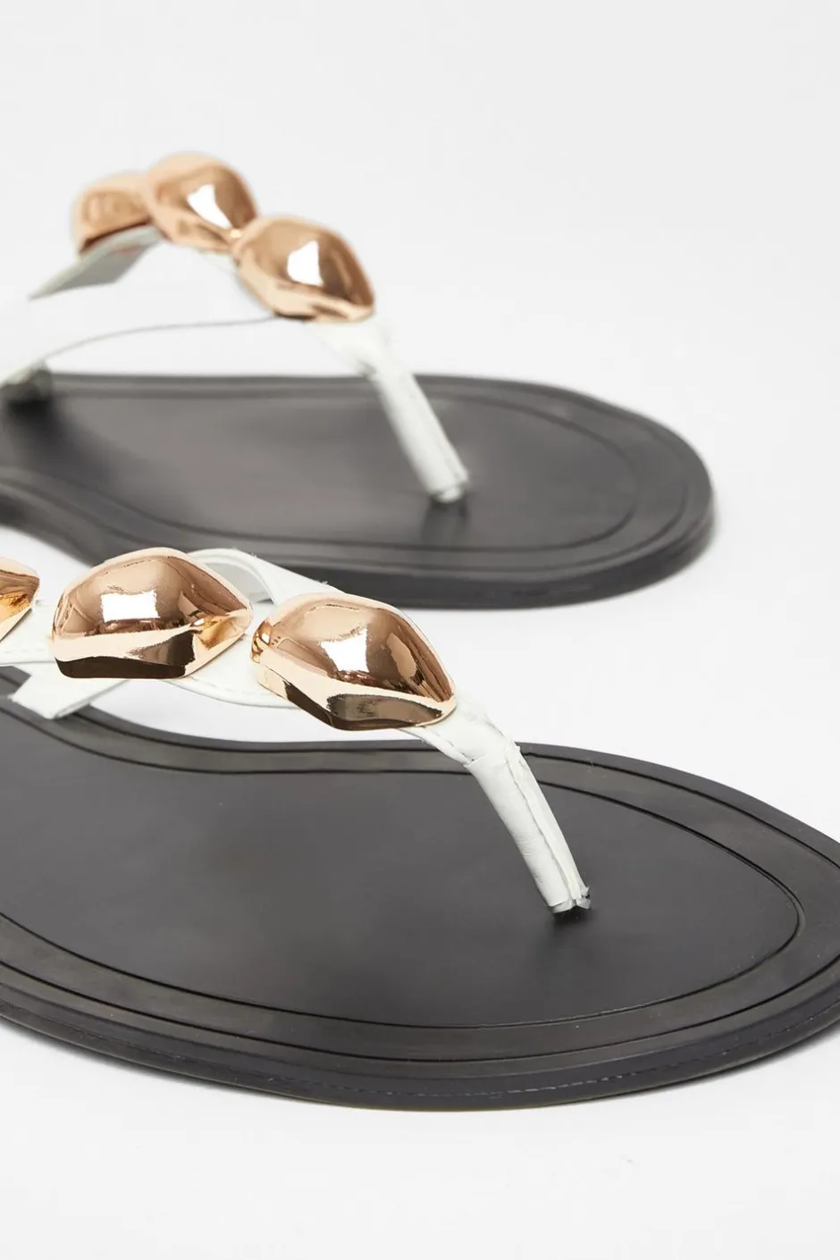 Quiz Toe Thong Flat Sandals White Online