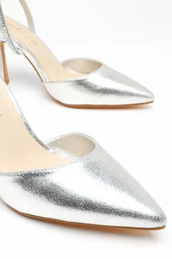 Quiz Wide Fit Foil Court Heels Silver